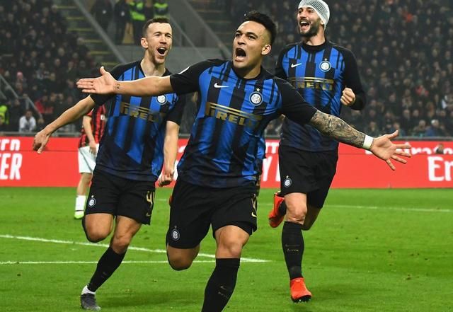 马卡：西班牙教练学院主席写信建议拉波尔塔起诉特瓦斯泄密（马卡：西班牙教练学院主席致信，倡议拉波尔塔以泄密为由起诉特瓦斯）