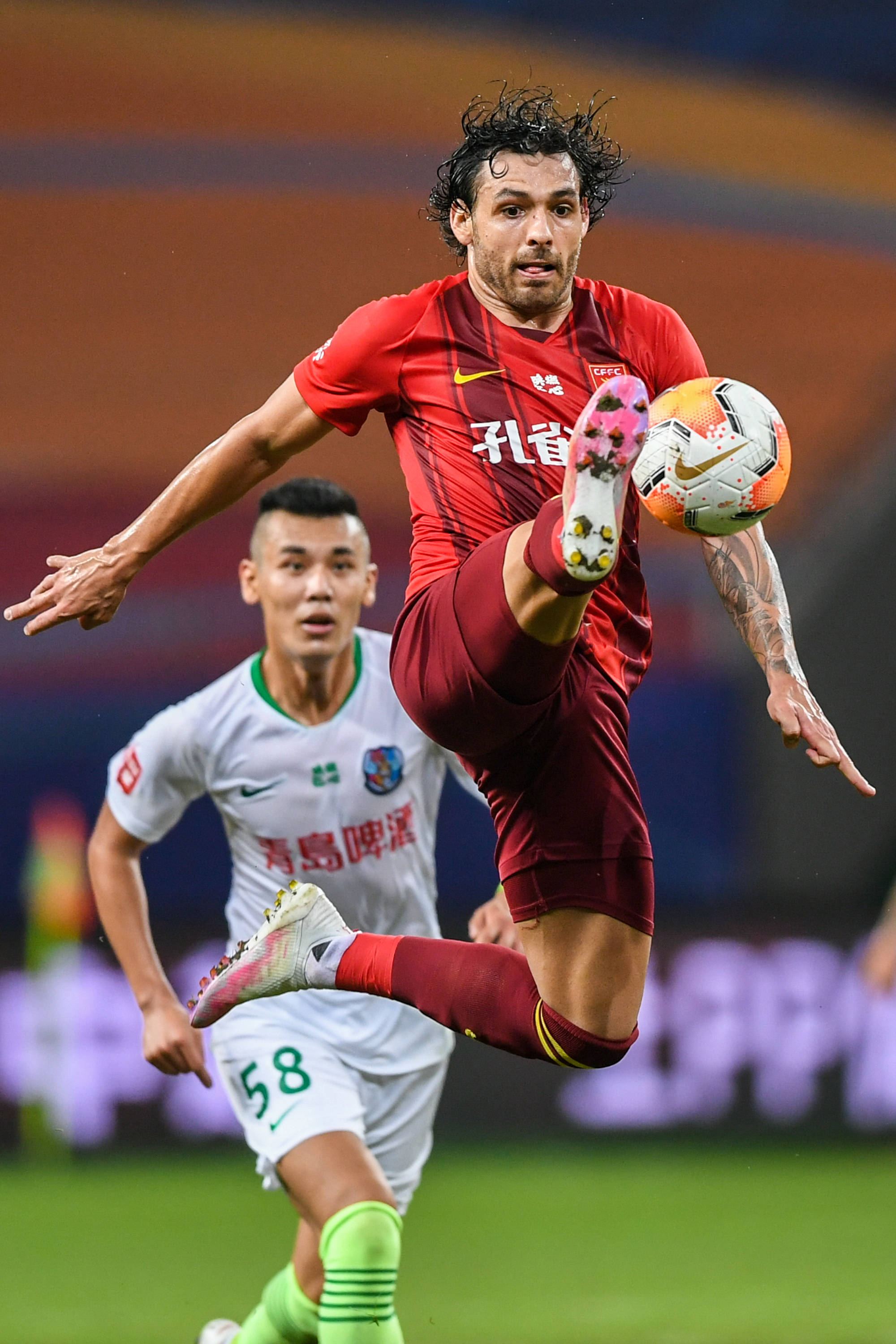 回应主场球迷嘘声，维尼修斯离场时称“他们是花钱来看我的”（面对主场嘘声，维尼修斯退场时回击：他们花钱来看的就是我）