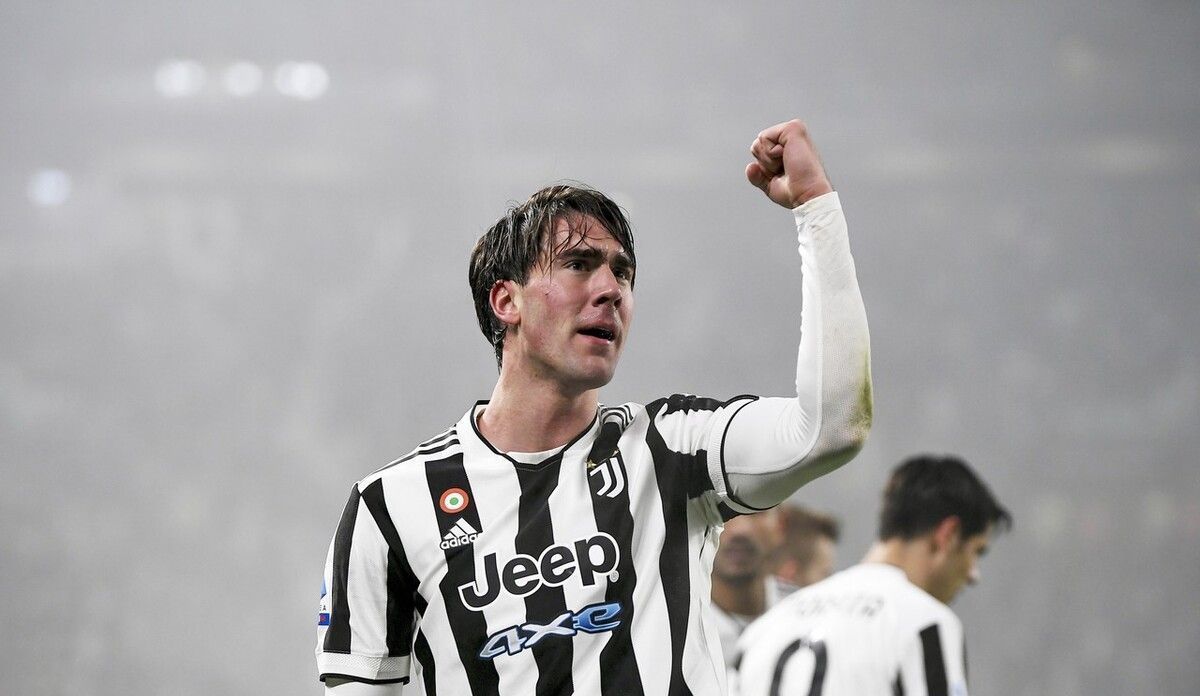 阿贾克斯官方：将彻查燃放烟花的肇事者，并采取适当措施