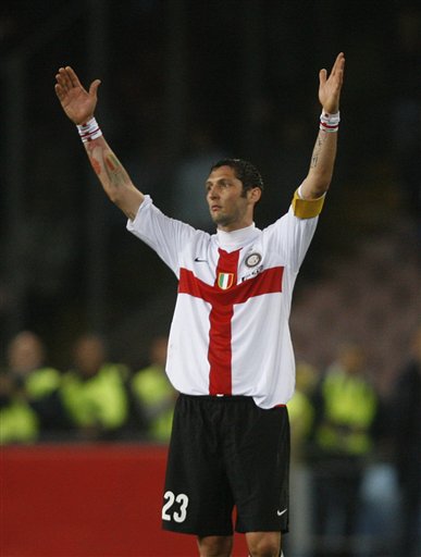 足球这项运动陪伴了我整个初高中，今天我十八岁了，...（十八岁这天，回望与足球同行的初高中岁月）