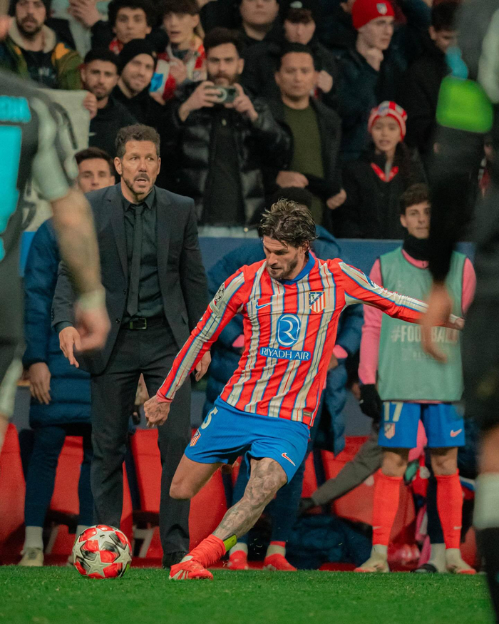 篮球篮网队内气氛紧张，管理层介入协调