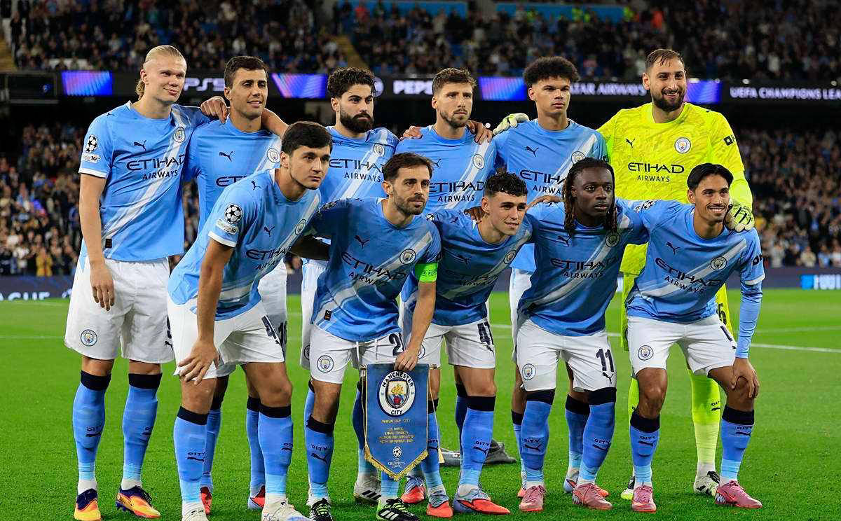 萨拉赫在社媒晒照庆祝圣诞节，被网友怒批背弃信仰（萨拉赫晒圣诞照惹争议：遭网友质疑违背信仰）